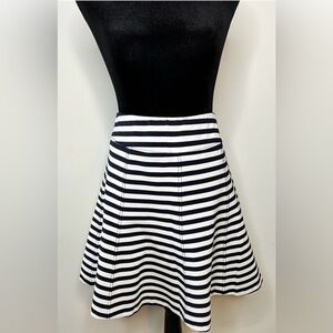J McLaughlin black and white preppy striped mini circle skirt stretch med EUC